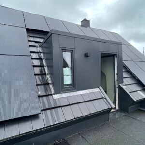 Photovoltaik Anlage auf Dachsteinen